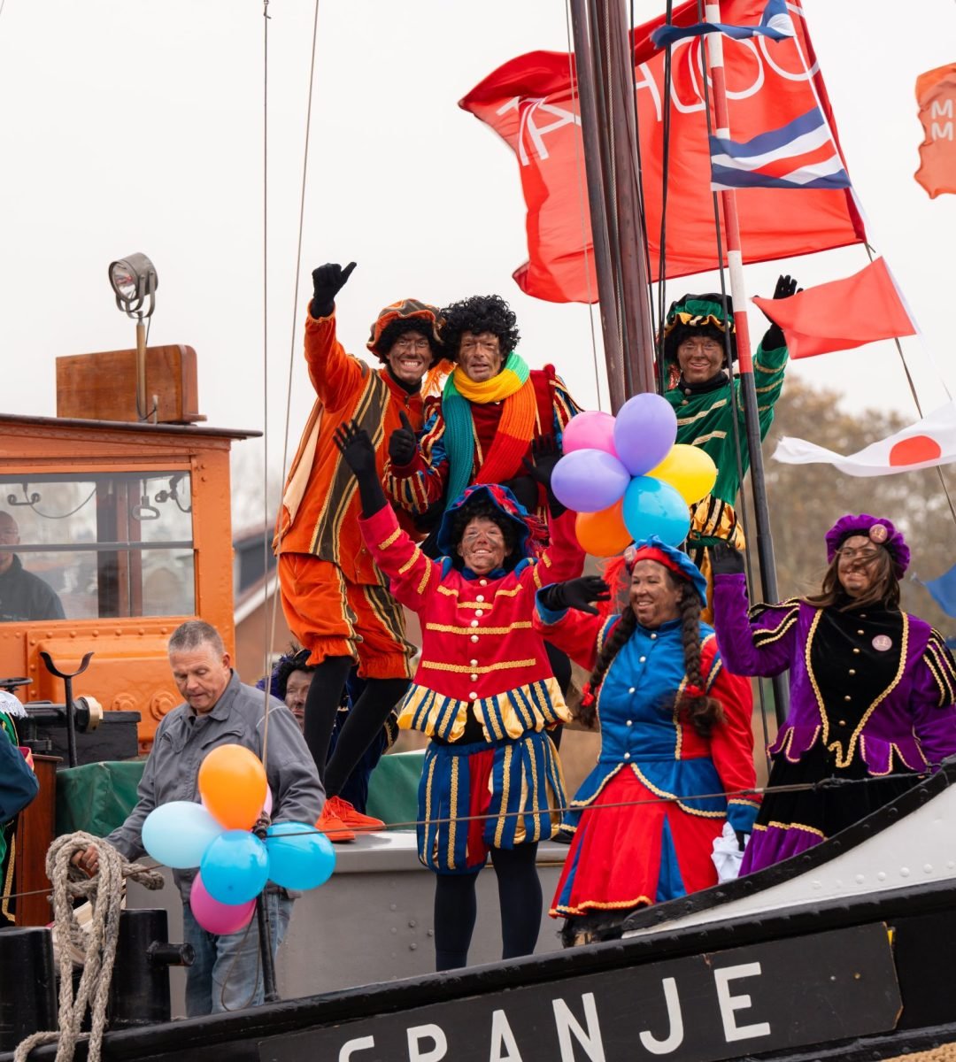 Intocht_Sintenpietnaarwens.nl_Capelle_a-d_IJssel_Reclips-Media_Hr_oologo-17
