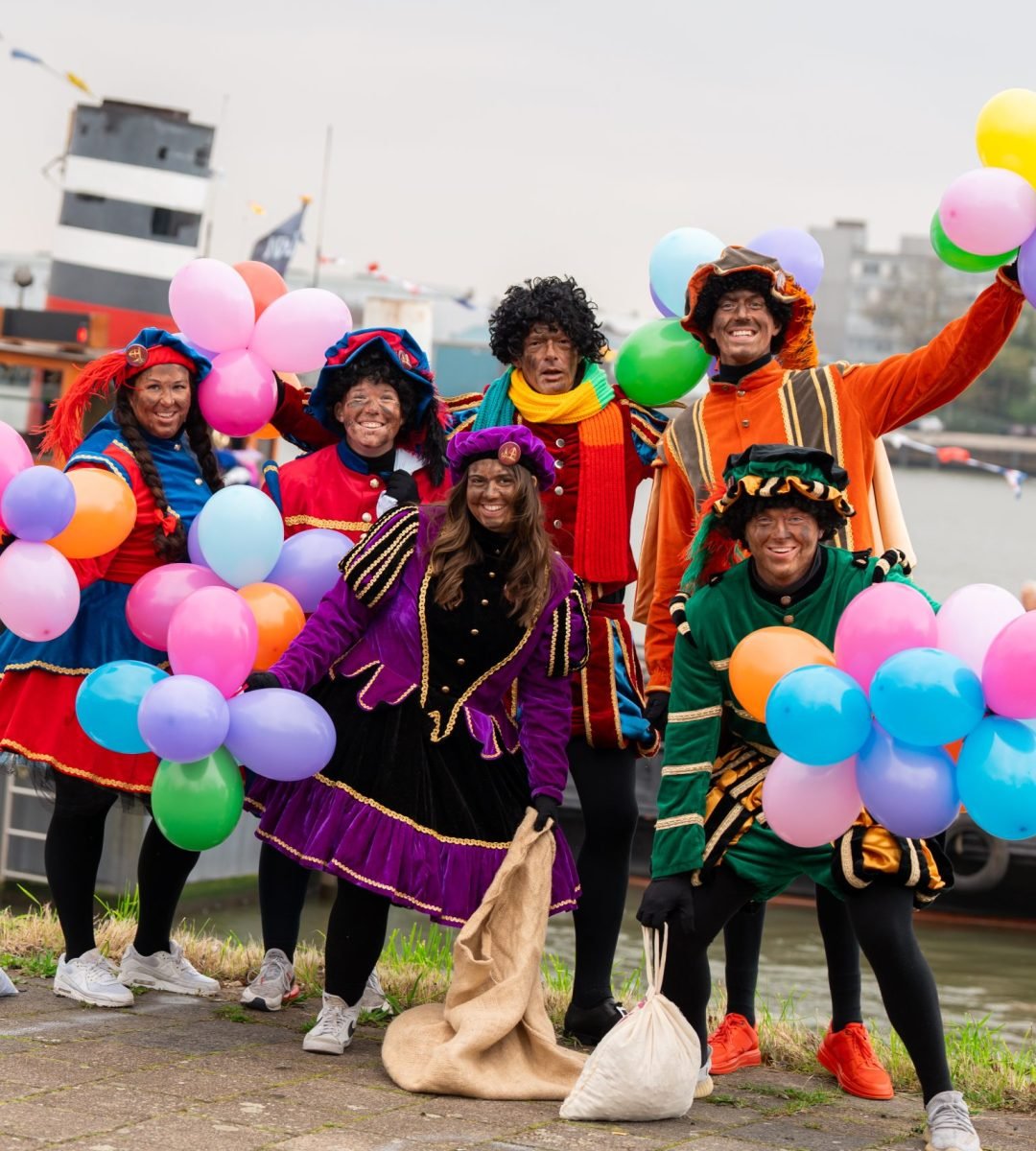 Intocht_Sintenpietnaarwens.nl_Capelle_a-d_IJssel_Reclips-Media_Hr_oologo-26