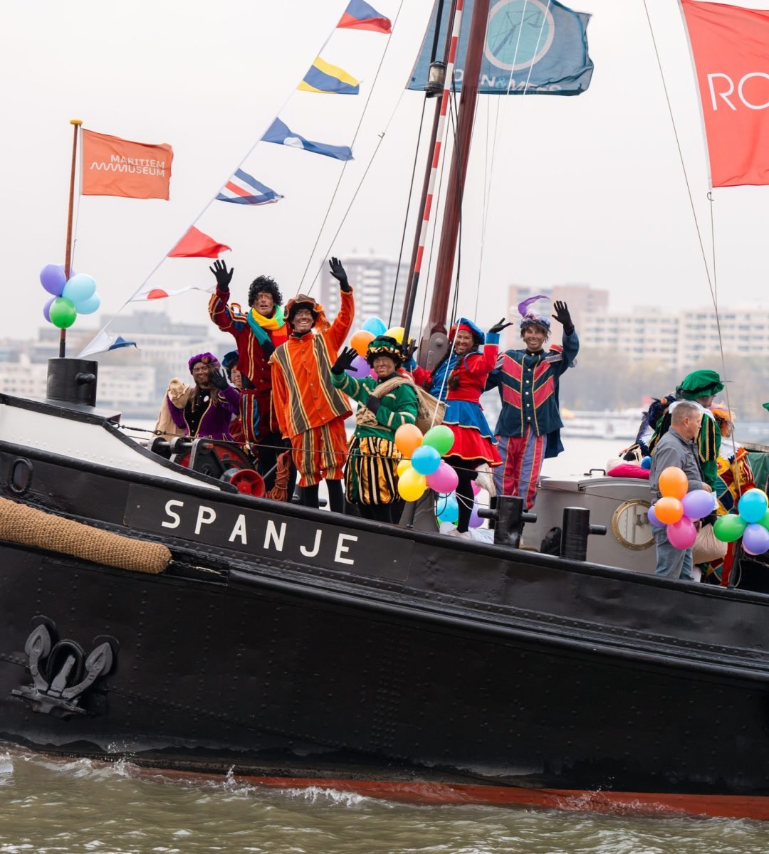 Intocht_Sintenpietnaarwens.nl_Capelle_a-d_IJssel_Reclips-Media_Hr_oologo-6